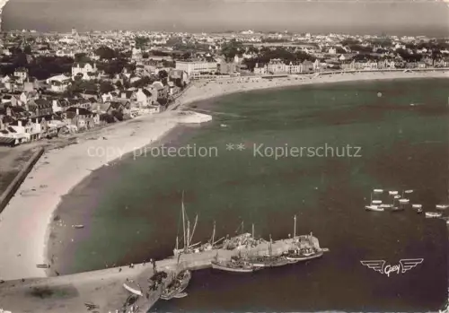 AK / Ansichtskarte QUIBERON Lorient 56 Morbihan Hafen Strand Bucht Fischerboote Luftaufnahme Ortschaft Kueste