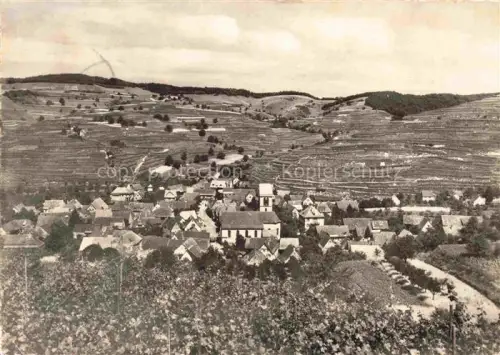 AK / Ansichtskarte Oberbergen Kaiserstuhl Vogtsburg Breisgau BW Dorf Weinberge Kirche Huegel Felder Dachlandschaft Waelder