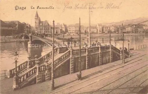 AK / Ansichtskarte LIEGE  Luettich Luik Belgie Passerelle Maas Bruecke Fluss Stadtpanorama Strassenbeleuchtung Strassenbahn