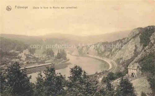 AK / Ansichtskarte Fidevoye Fidevoie Namur Belgie Maas Flusstal Roche-aux-corneilles Felsen Flussschleife Dorf Wald