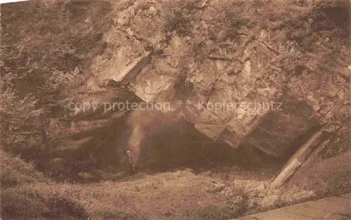 AK / Ansichtskarte Rochefort Namur Wallonie Belgie Trou-Maulin Hoehle Felsen Grotte Wald Person Kalkstein