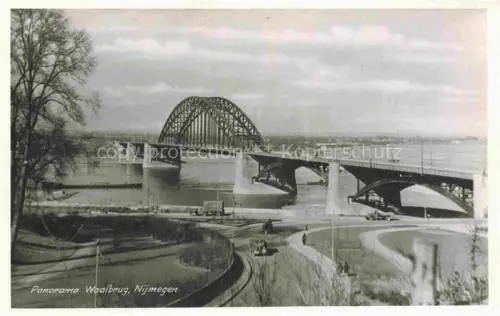 AK / Ansichtskarte NIJMEGEN Nymegen Gelderland NL Waalbrug Waal Bruecke Stahlbogenbruecke Strasse Autos Fluss
