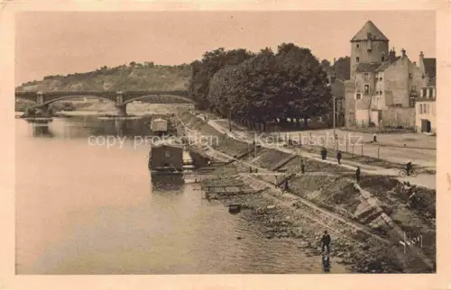 AK / Ansichtskarte NEVERS 58 Nievre Tour-Goguin Loire Turm Fluss Bruecke Ufer Passanten Lastkahn