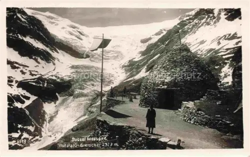 AK / Ansichtskarte Sassal-Masone 3032m Piz-Palue La Roesa GR Sassal-Masone Palue-Gletscher Gletscher Berge Steinhaus Wanderer Schnee