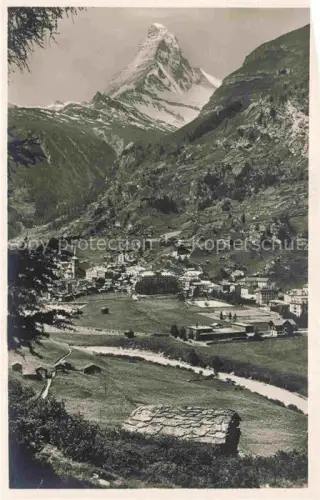 AK / Ansichtskarte ZERMATT VS Matterhorn Dorf Kirche Berge Tal Panorama Fluss