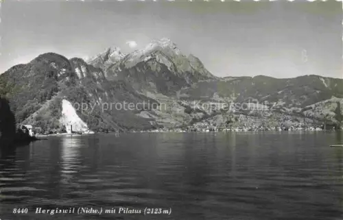 AK / Ansichtskarte Hergiswil Vierwaldstaettersee NW Pilatus Vierwaldstaettersee See Berge Ortschaft Industrie