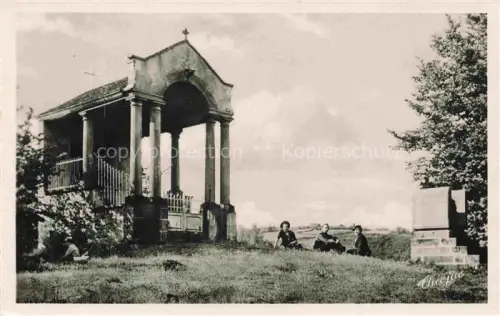 AK / Ansichtskarte Saint-Marien Gueret 23 Creuse Chapelle-de-Saint-Marien Kapelle Portikus Saeulen Frauen Huegellandschaft Baeume