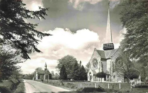 AK / Ansichtskarte Passais-la-Conception Alencon 61 Orne Pèlerinage N-D-de-l Oratoire Kirche Kapelle Sanctuaire Dorfstrasse Baeume
