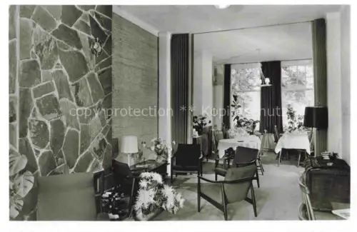 AK / Ansichtskarte Leiden Zuid-Holland NL Lounge-Hotel De-Witte-Singel Innenraum Stuhle Tische Natursteinwand Blumen