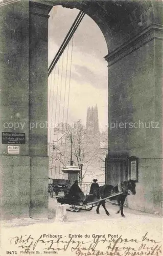 AK / Ansichtskarte Freiburg Fribourg FR Grand-Pont Bogen Pferdeschlitten Winter Schnee Kathedrale Torbogen