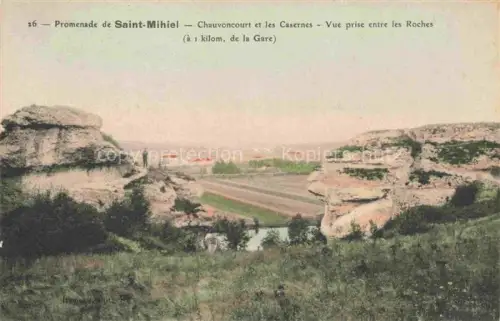AK / Ansichtskarte Saint-Mihiel Maas Commercy 55 Meuse Chauvoncourt Casernes Roches Felsen Felder Tal Landschaft