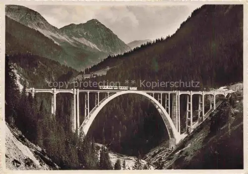 AK / Ansichtskarte Langwieser Viadukt Chur-Arosa-Bahn Langwies GR Arosabahn Viadukt-Langwies Eisenbahnbruecke Bogenbruecke Zug Bergtal Wald
