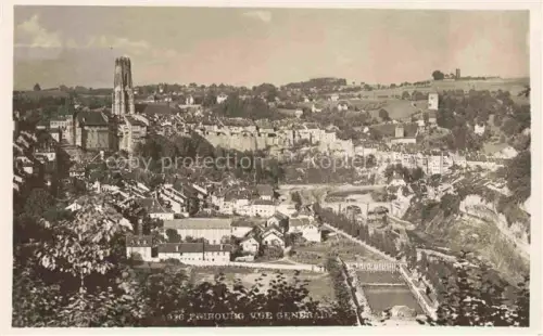 AK / Ansichtskarte Freiburg Fribourg FR Kathedrale Saint-Nicolas Altstadt Stadtansicht Sarine Fluss Huegel Daecher