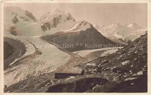 AK / Ansichtskarte Bernina 2323m Pontresina GR Gletscher Berghuette Felsen Bergpanorama Schnee Morteratschgletscher