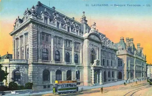 AK / Ansichtskarte LAUSANNE VD Banque-Vaudoise Gruenderzeitgebaeude Strassenbahn Strassenszene Arkaden