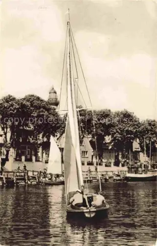 AK / Ansichtskarte WARNEMueNDE Ostseebad Rostock Alter-Strom Segelboot Hafen Leuchtturm Ufer Boote