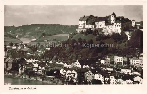 AK / Ansichtskarte Oberhadermark Burghausen Salzach Burg Schloss Altstadt Fluss Huegel Daecher Stadtansicht
