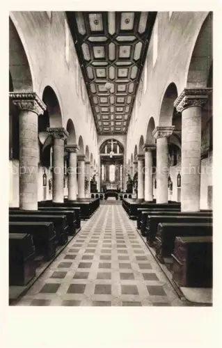 AK / Ansichtskarte REGENSBURG Bayern Schottenkirche St-Jakob Kircheninnenraum Ostchor Romanik Saeulen Kirchenschiff Kassettendecke