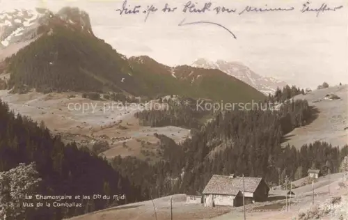 AK / Ansichtskarte La Comballaz Aigle VD Chamossaire Dents-du-Midi Bergtal Wald Bauernhaus Wiesen Alpen