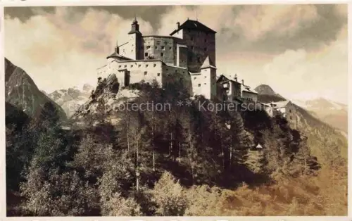 AK / Ansichtskarte Tarasp Schuls Scuol GR Schloss-Tarasp Felsen Waelder Berge Alpen Berglandschaft