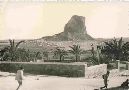 AK / Ansichtskarte Calpe Calp Alicante ES Penon-de-Ifach Felsen Meer Palmen Kueste Bucht Glorieta Kinder