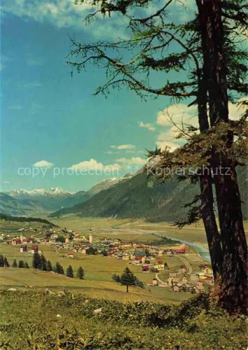 AK / Ansichtskarte Samedan Samaden GR Tal Fluss Alpendorf Kirche Nadelwald Schneeberge Engadin Wiesen