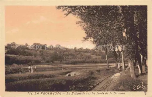 AK / Ansichtskarte La Reole Langon 33 Gironde Garonne Bords-de-la-Garonne Baignade Flussbaden Allee Baeume Wiese Huegel Badende