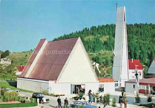AK / Ansichtskarte Muehlheim Donautal Tuttlingen BW Evangelische-Christus-Kirche Kirchturm Einweihung Gemeinde Wald Berge Autos