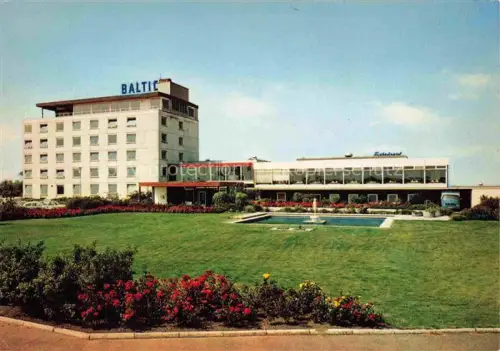 AK / Ansichtskarte Grossenbrode Ostseebad Schleswig-Holstein Hotel-Baltic Aussenansicht Garten Pool Blumenbeete Rasen Restaurant Parkplatz Schwimmbad
