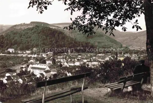 AK / Ansichtskarte Nassau  Lahn Rheinland-Pfalz Kirche Daecher Huegel Bahnlinie Tal Mann Bank Baum Stadtansicht