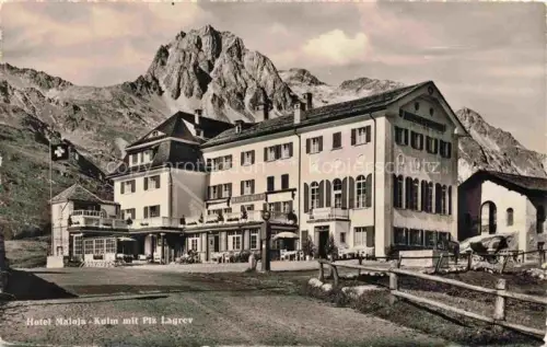 AK / Ansichtskarte Maloja GR Hotel-Maloja-Kulm Piz-Lagrev Berghotel Schweizer-Fahne Berge Alpen Pferdewagen