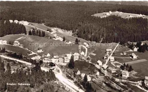 AK / Ansichtskarte KNIEBIS Schwarzwald Freudenstadt BW Luftbild Dorf Nadelwald Wiesen Haeuser Strasse Wald Huegel