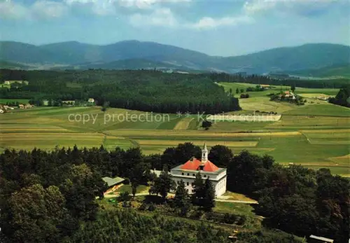 AK / Ansichtskarte Himmelnberg Metten Donau Deggendorf Bayern Himmelnberg Wallfahrtskirche Kapelle Wald Felder Huegel Donauland Fliegeraufnahme
