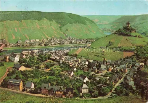 AK / Ansichtskarte Cochem Kochem Mosel Mosel Reichsburg Weinberge Fluss Tal Ortschaft