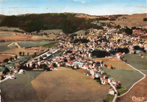AK / Ansichtskarte Morteau  Pontarlier 25 Doubs Fliegeraufnahme Ortschaft Felder Wald Bahnlinie Fabrik