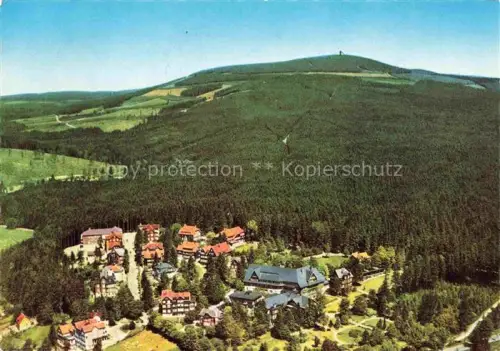 AK / Ansichtskarte Braunlage Harz Niedersachsen Wurmberg Wald Villen Hotel Kurort Oberharz Berghang Luftbild