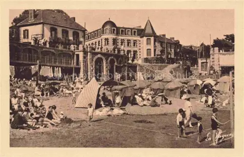 AK / Ansichtskarte PORNIC 44 Loire-Atlantique Escalier-de-la-Noëveillard Strand Badegaeste Zelte Sonnenschirme Villen Kinder