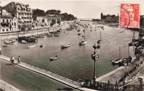 AK / Ansichtskarte Baule-Escoublac La Port-de-la-Baule Pouliguen Hafen Segelboote Boote Uferpromenade Hotels Côte-d Amour