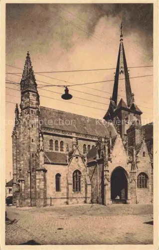 AK / Ansichtskarte Guerande Saint-Nazaire 44 Loire-Atlantique Collégiale-St-Aubin Kirche Kirchturm Pflaster Gotik Fassade