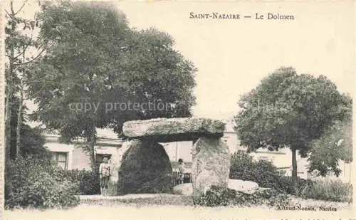 AK / Ansichtskarte ST-NAZAIRE  SAINT-NAZAIRE 44 Loire-Atlantique Dolmen Megalith Kinder Baeume Haus Garten