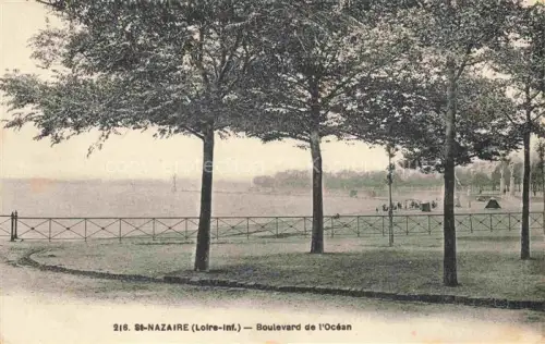 AK / Ansichtskarte ST-NAZAIRE  SAINT-NAZAIRE 44 Loire-Atlantique Boulevard-de-l Océan Park Baeume Zaun Meer Promenade Spaziergaenger