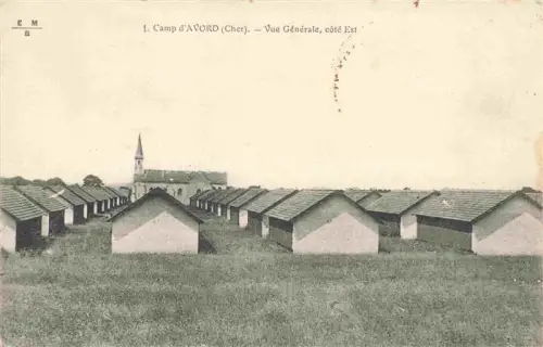 AK / Ansichtskarte Camp d Avord BOURGES 18 Cher Camp-d Avord Baracken Militaerlager Kirche Ostseite