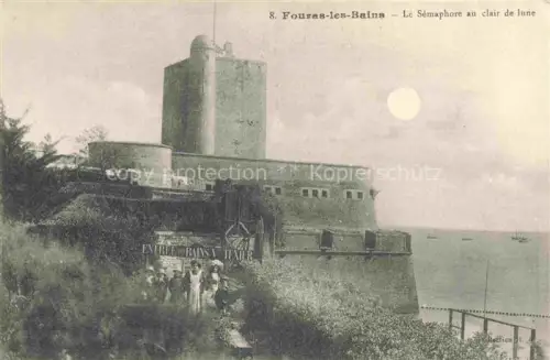 AK / Ansichtskarte FOURAS-LES-BAINS 17 Charente-Maritime Sémaphore Fort Mondschein Meer Segelboote Kueste Badenanlage Nachtszene Personen