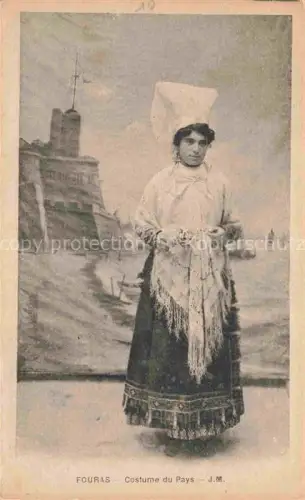 AK / Ansichtskarte FOURAS-LES-BAINS 17 Charente-Maritime Costume-du-Pays Tracht Frau Hafen Festung Segelboote