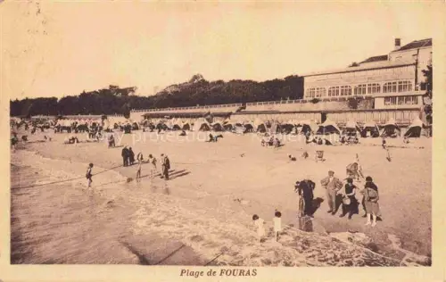 AK / Ansichtskarte FOURAS-LES-BAINS 17 Charente-Maritime Plage Strand Badegaeste Badehaus Zelte Meer Strandkoerbe