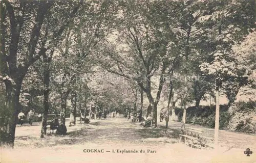 AK / Ansichtskarte Oriolles COGNAC 16 Charente Esplanade-du-Parc Allee Baeume Spaziergaenger Baenke Park
