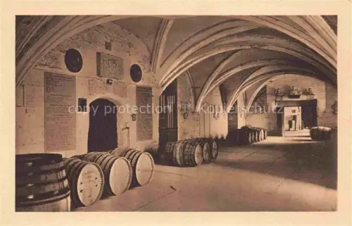 AK / Ansichtskarte Oriolles COGNAC 16 Charente Salle-des-Gardes Château-de-Cognac Weinkeller Kreuzgewoelbe Holzfaesser COGNAC-OTARD