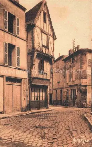 AK / Ansichtskarte Oriolles COGNAC 16 Charente Maison-XVe-siècle Rue-Grande Fachwerkhaus Kopfsteinpflaster Altstadt Gasse