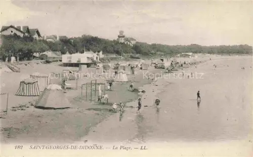 AK / Ansichtskarte Saint-Georges-de-Didonne ROYAN 17 Charente-Maritime La-Plage Badezelte Strandbesucher Meer Villen Baeume Kirche