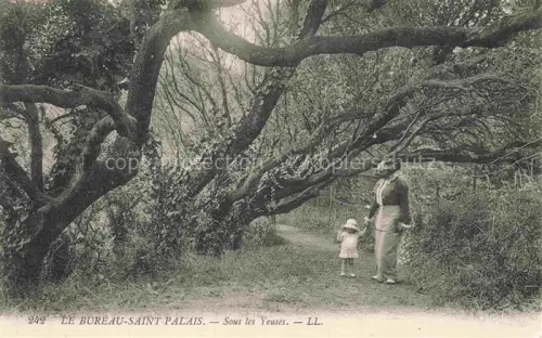 AK / Ansichtskarte SAINT-PALAIS-SUR-MER Rochefort 17 Charente-Maritime Sous-les-Yeuses Waldweg Eichen Efeu Frau Kind Spaziergang